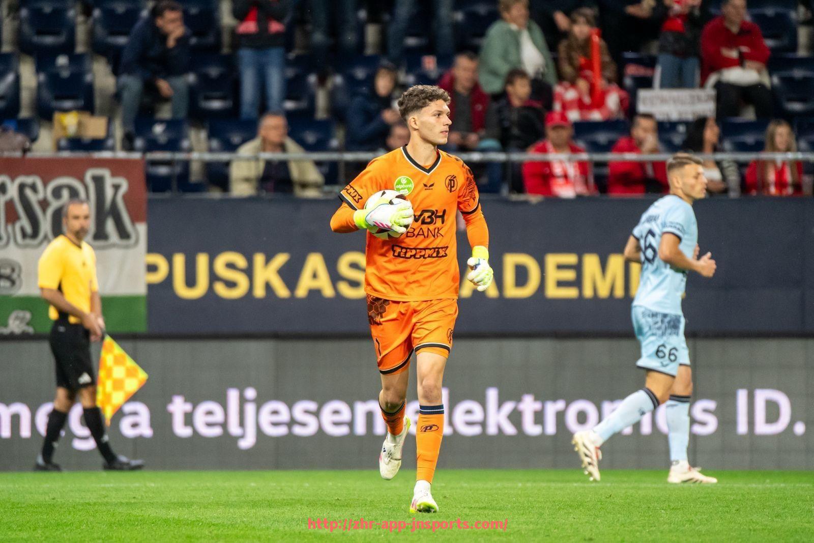 江南体育APP下载-德甲球队赛前集体合照拍摄流程与安排揭秘