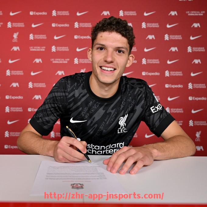 江南体育APP下载-德甲球队赛前集体合照拍摄流程与安排揭秘