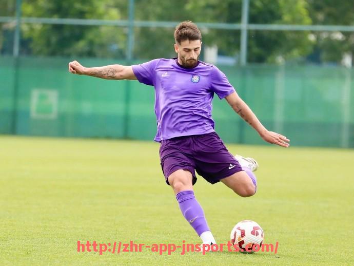 江南体育APP下载-世俱杯场均犯规次数最高的球队名单及其战术特点解析